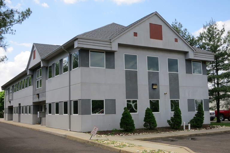 164 Lincoln Hwy, Fairless Hills, PA for lease - Building Photo - Image 2 of 7