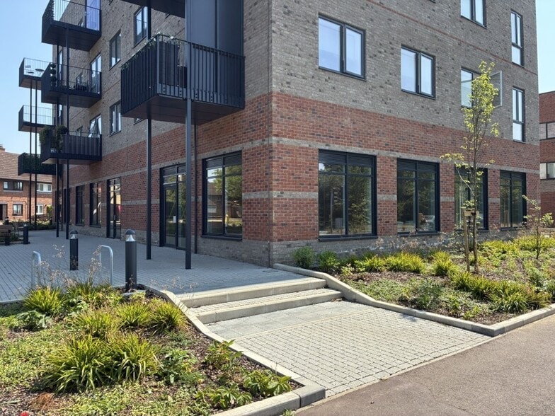 1-2 Buchan St, Cambridge for lease - Primary Photo - Image 1 of 4