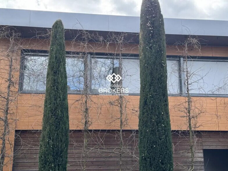 Office in Sainte-Foy-lès-Lyon for sale - Building Photo - Image 1 of 1