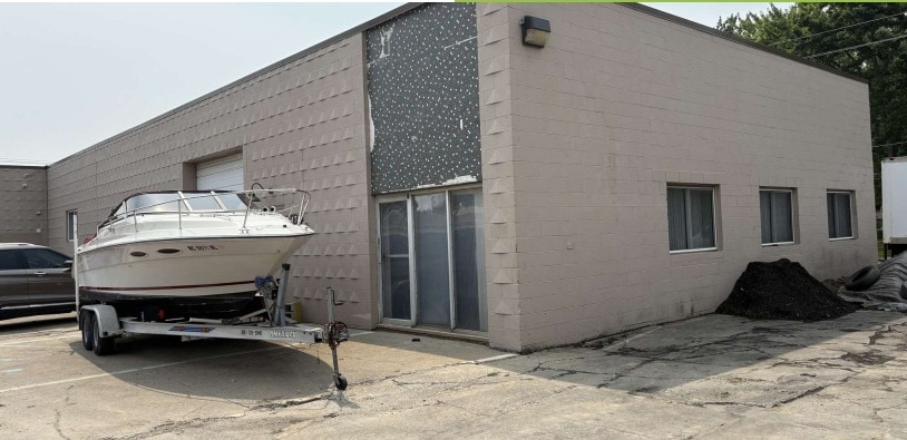 16470-16476 E 13 Mile Rd, Roseville, MI for lease - Building Photo - Image 2 of 3