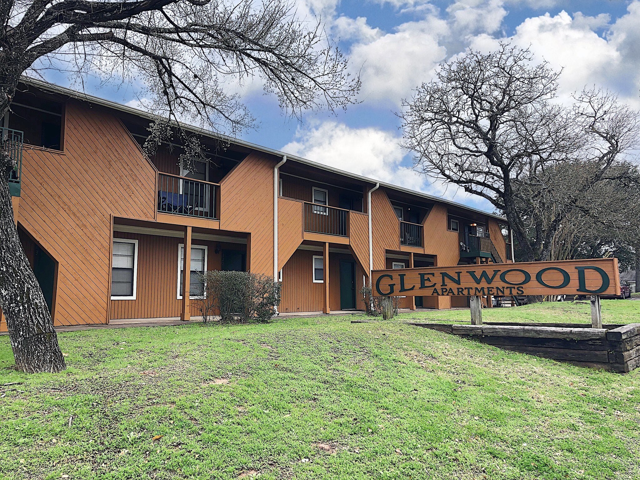 2011 Labrisa Dr, Bryan, TX for sale Primary Photo- Image 1 of 1