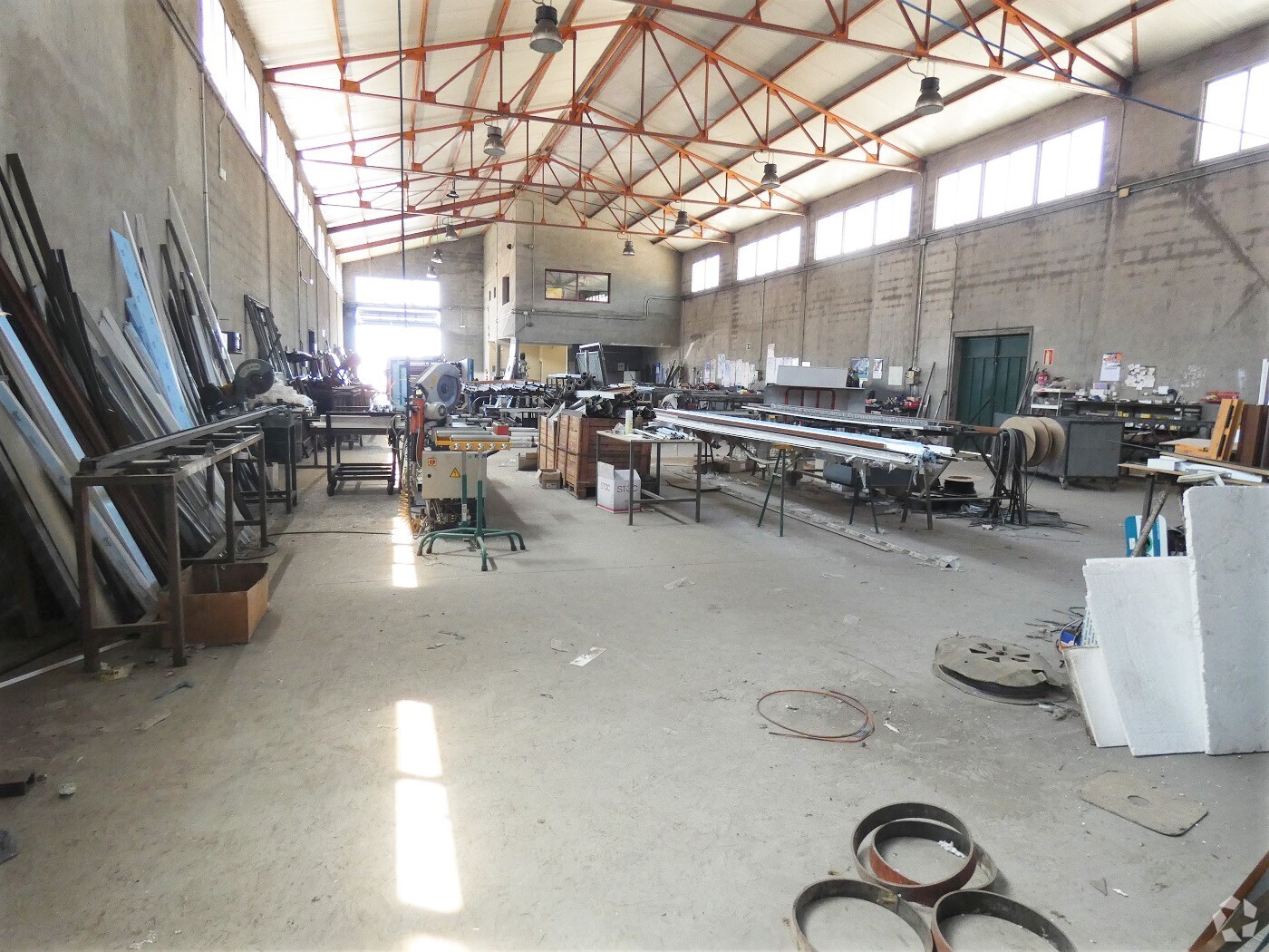 Industrial in Colmenar Viejo, Madrid for sale Primary Photo- Image 1 of 9