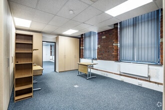 Woodvale Rd, Brighouse for lease Interior Photo- Image 2 of 6