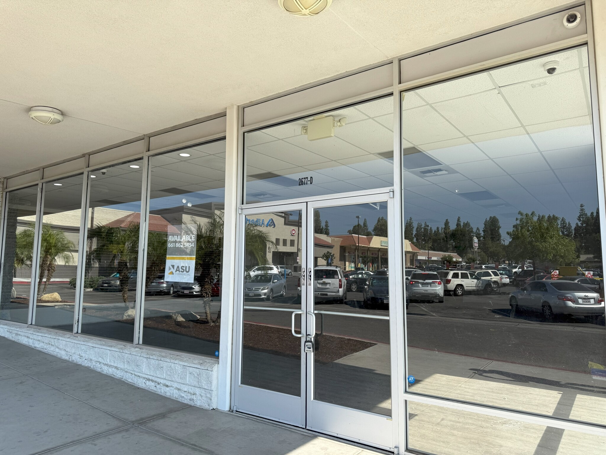 2683-2693 Mount Vernon Ave, Bakersfield, CA for lease Interior Photo- Image 1 of 4