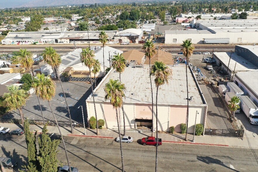 887 E 2nd St, Pomona, CA for lease - Building Photo - Image 1 of 10