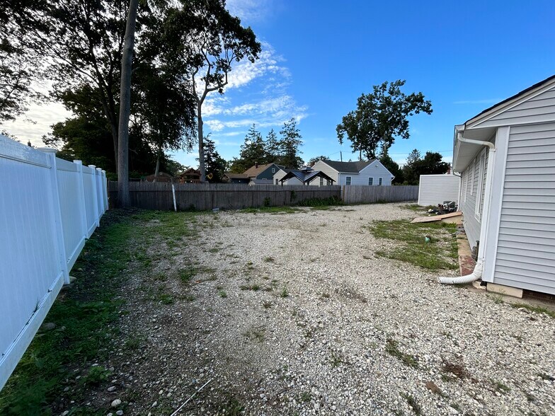 218 Ronkonkoma Ave, Ronkonkoma, NY 11779 Office for Sale