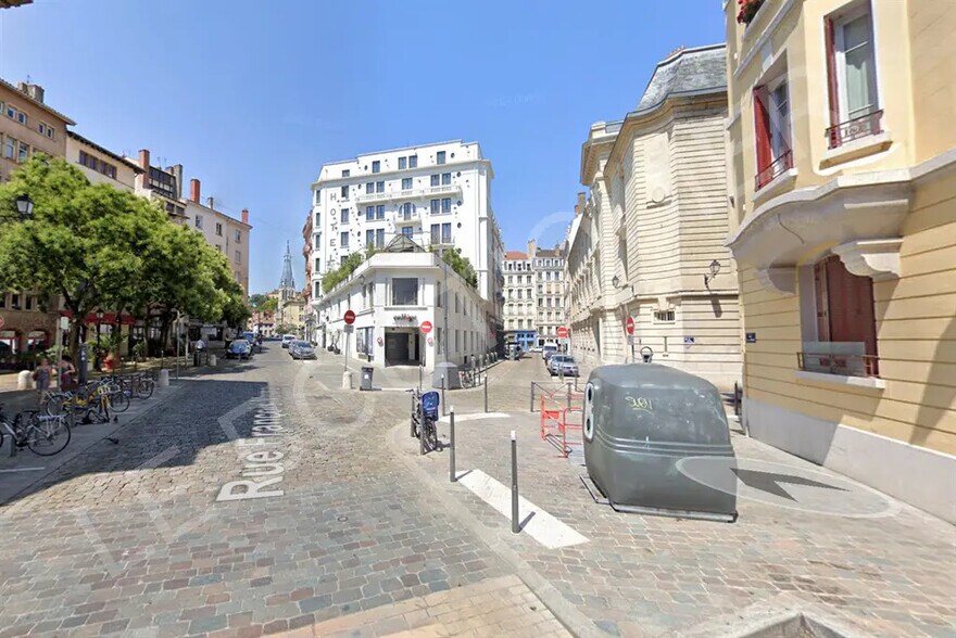 Retail in Lyon for sale - Aerial - Image 3 of 3