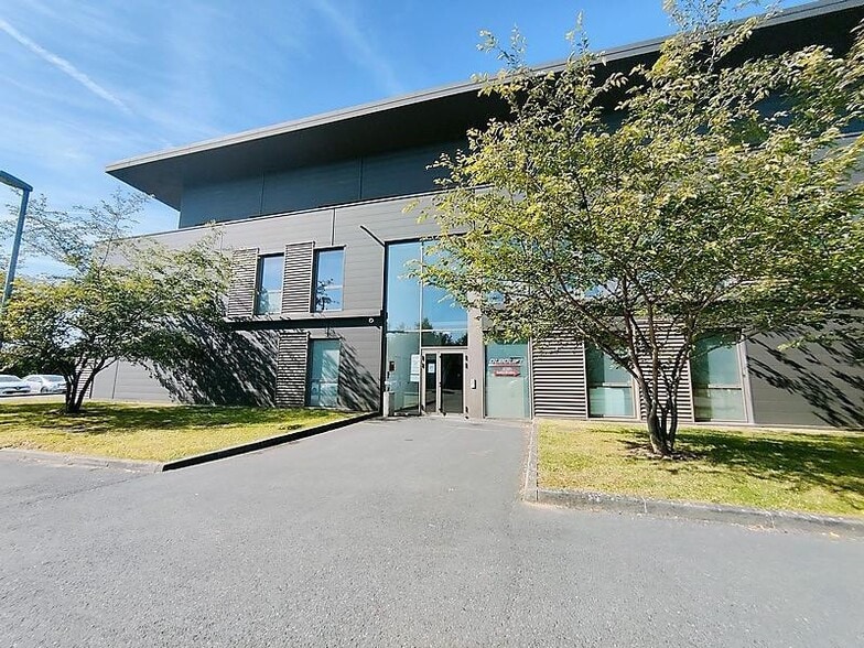 13 Avenue Joseph Paxton, Ferrières-en-Brie for lease - Building Photo - Image 2 of 23