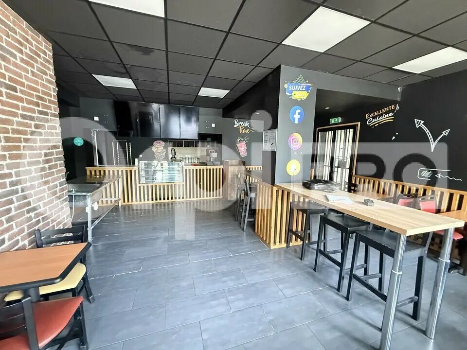 Retail in Le Havre for lease Interior Photo- Image 1 of 10