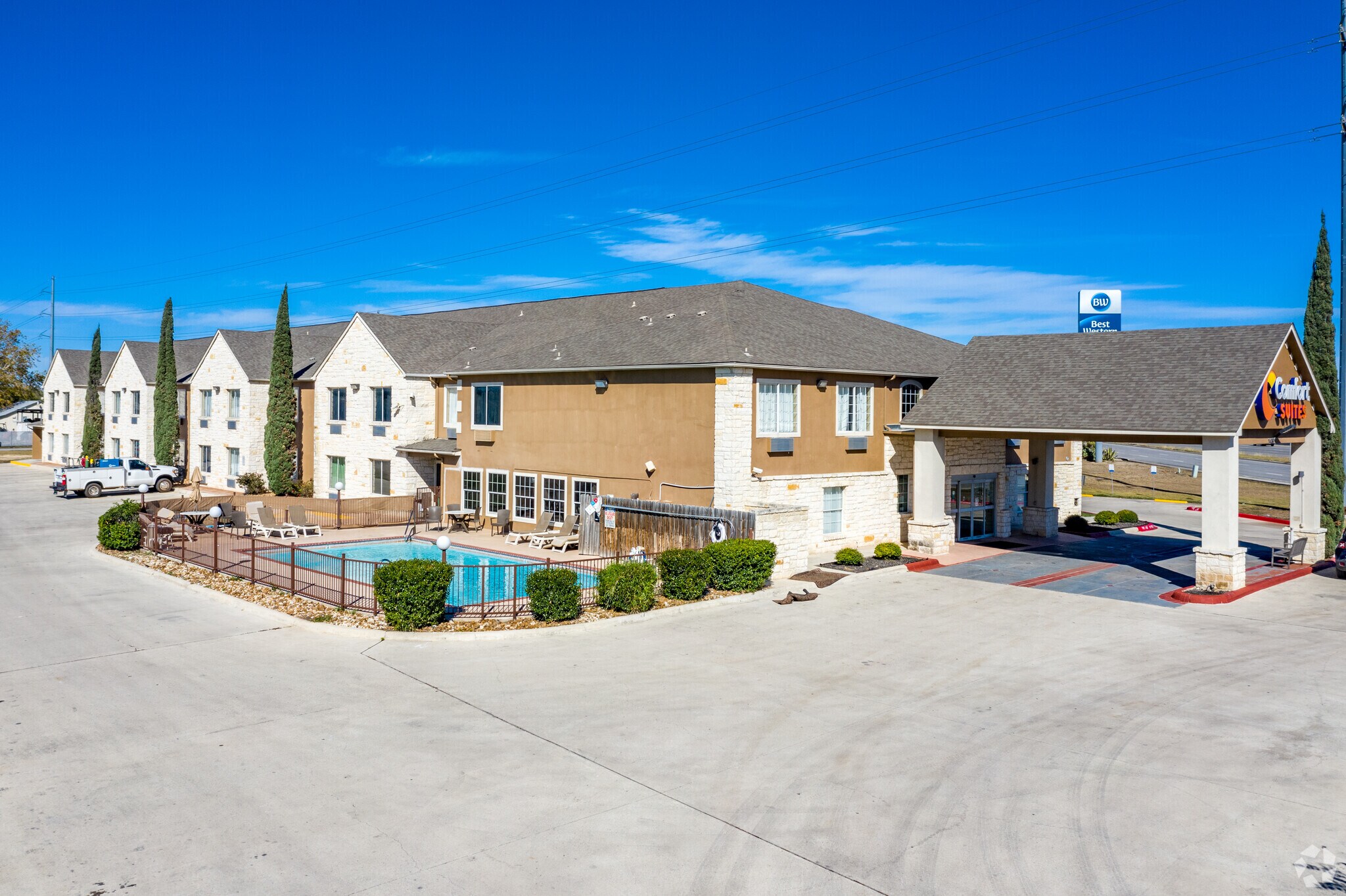 1489 N Interstate 35, New Braunfels, TX for sale Building Photo- Image 1 of 1