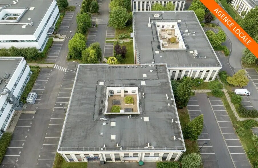 Flex in Cergy for lease - Aerial - Image 3 of 10