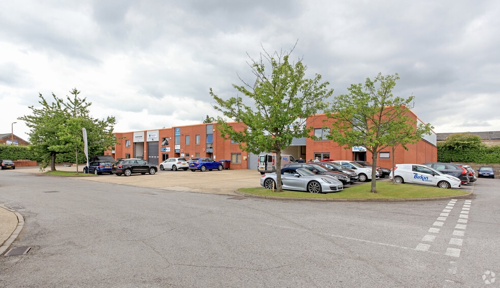 Little Mundells, Welwyn Garden City for lease - Building Photo - Image 2 of 5