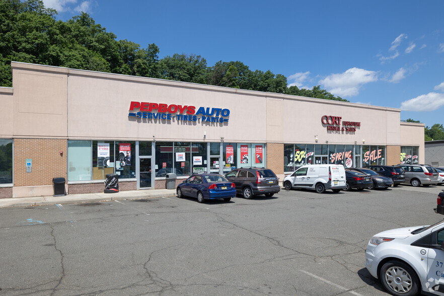 5 State Route 17, Hasbrouck Heights, NJ for lease - Building Photo - Image 2 of 5