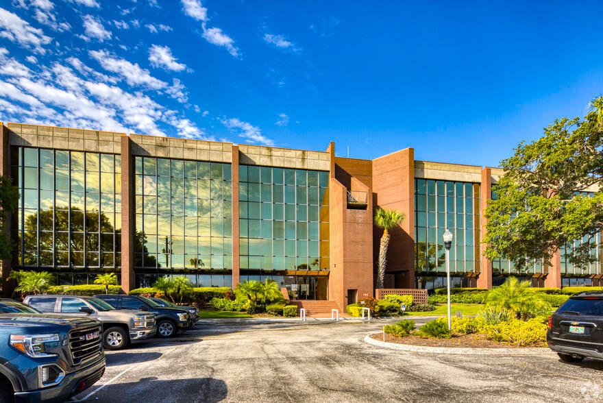 205 S Hoover Blvd, Tampa, FL for lease - Building Photo - Image 2 of 13