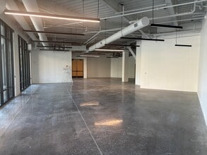 1213 W Morehead St, Charlotte, NC for lease Building Photo- Image 2 of 3