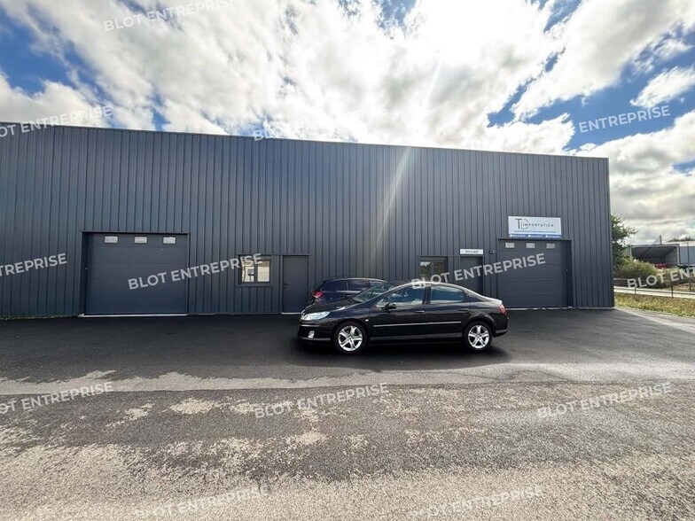 Industrial in Plechatel for lease - Building Photo - Image 2 of 8