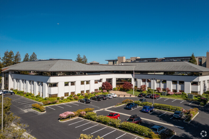 805 Veterans Blvd, Redwood City, CA for lease - Building Photo - Image 1 of 18