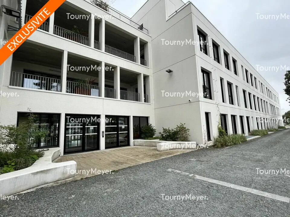 Office in Pessac for lease Building Photo- Image 1 of 7