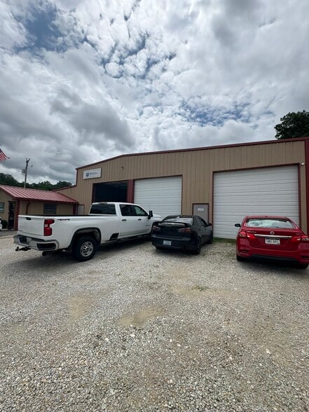 360 and 402 S Big Run Rd portfolio of 2 properties for sale on LoopNet.com - Building Photo - Image 3 of 13