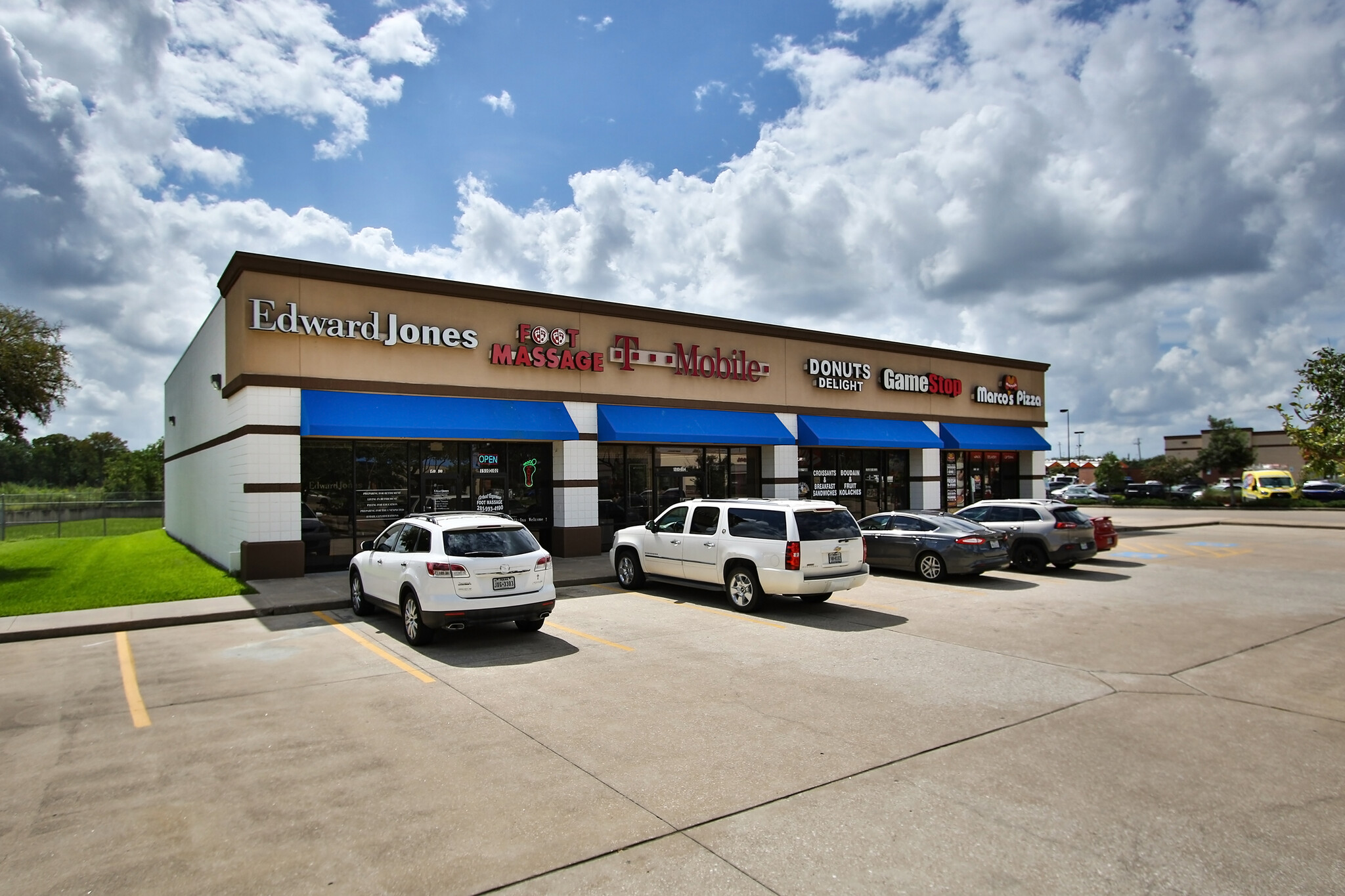 1510 Broadway St, Pearland, TX for lease Building Photo- Image 1 of 7