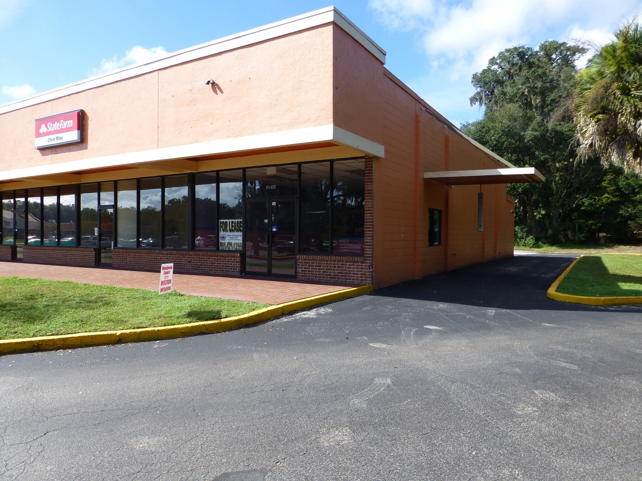 31003156 N Woodland Blvd, Deland, FL 32720 Brandywine Shopping