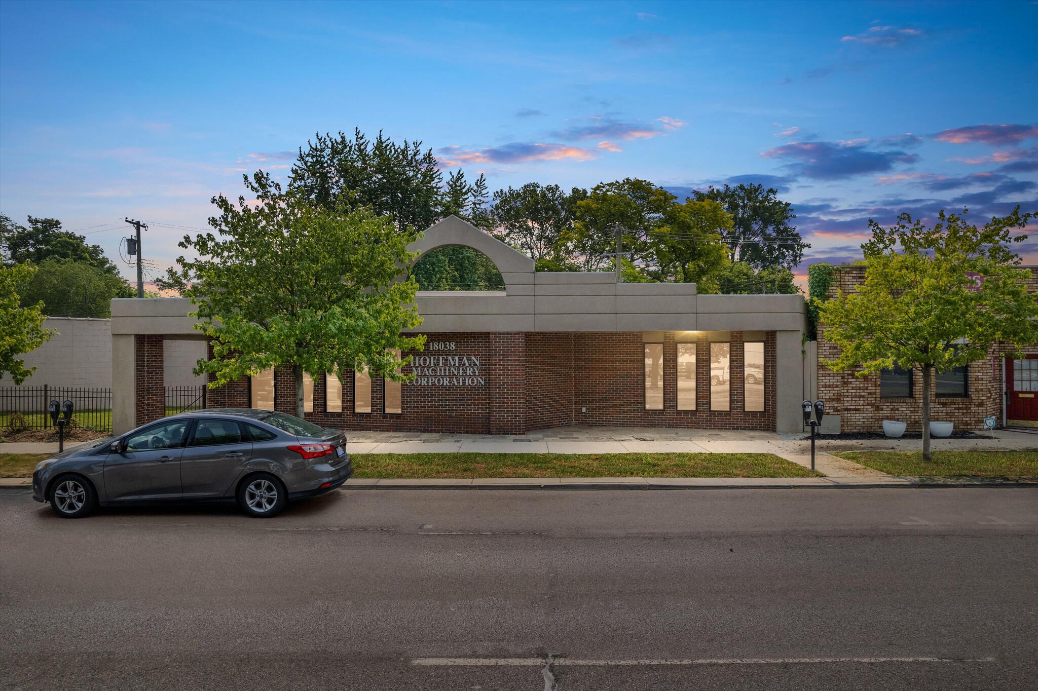 18038 Mack Ave, Grosse Pointe, MI for sale Primary Photo- Image 1 of 1