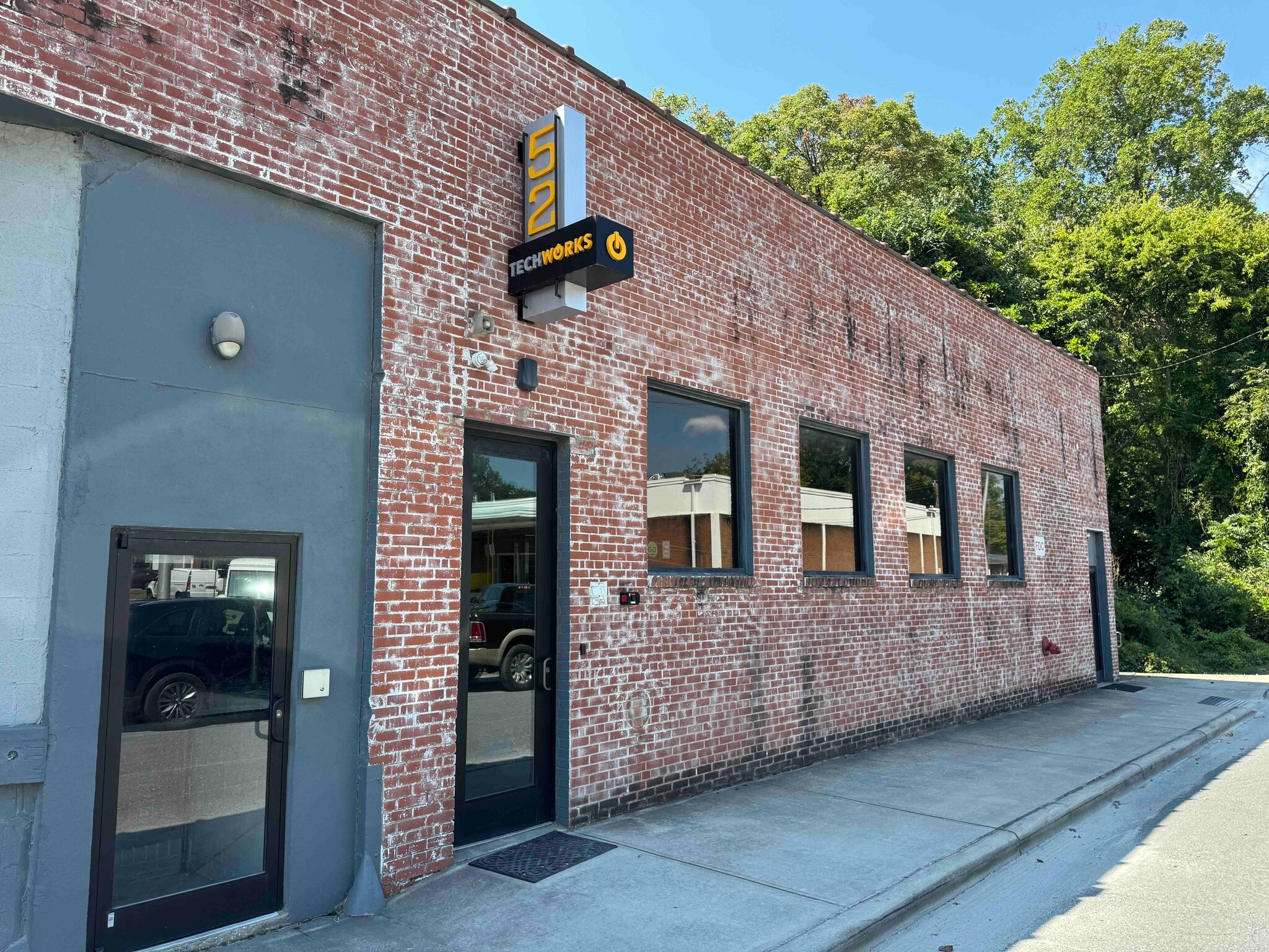 52-53 Ervin St, Belmont, NC for lease Interior Photo- Image 1 of 15