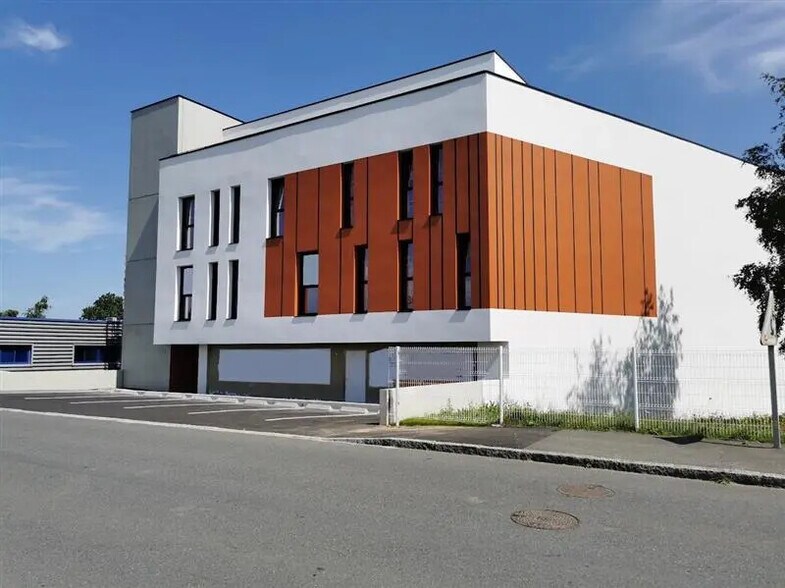 Office in Plérin for lease - Building Photo - Image 2 of 7