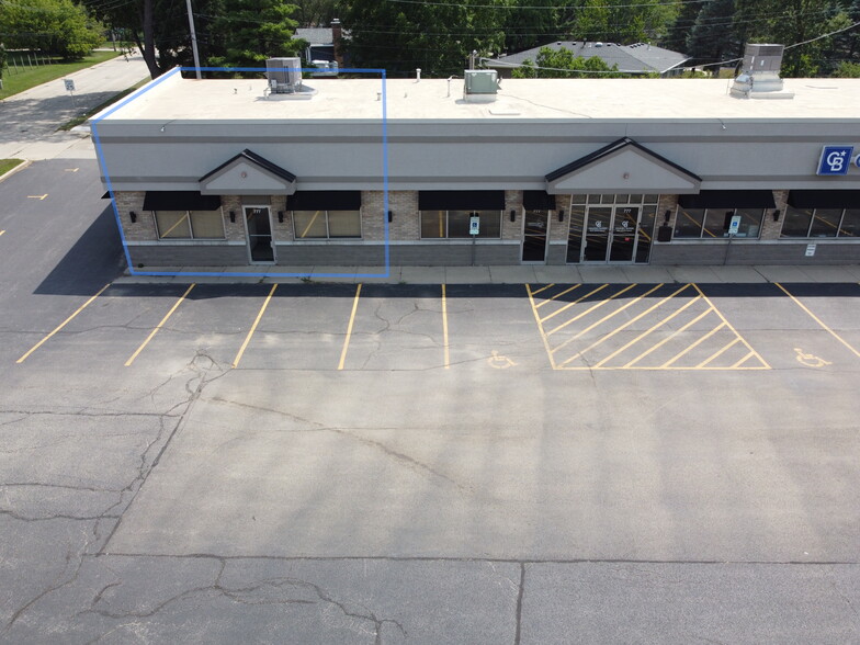 777-779 E Algonquin Rd, Algonquin, IL for lease - Building Photo - Image 1 of 6