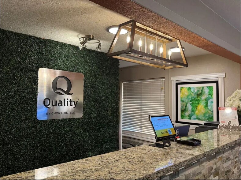 3925 S Ferdon Blvd, Crestview, FL for sale - Building Photo - Image 2 of 12