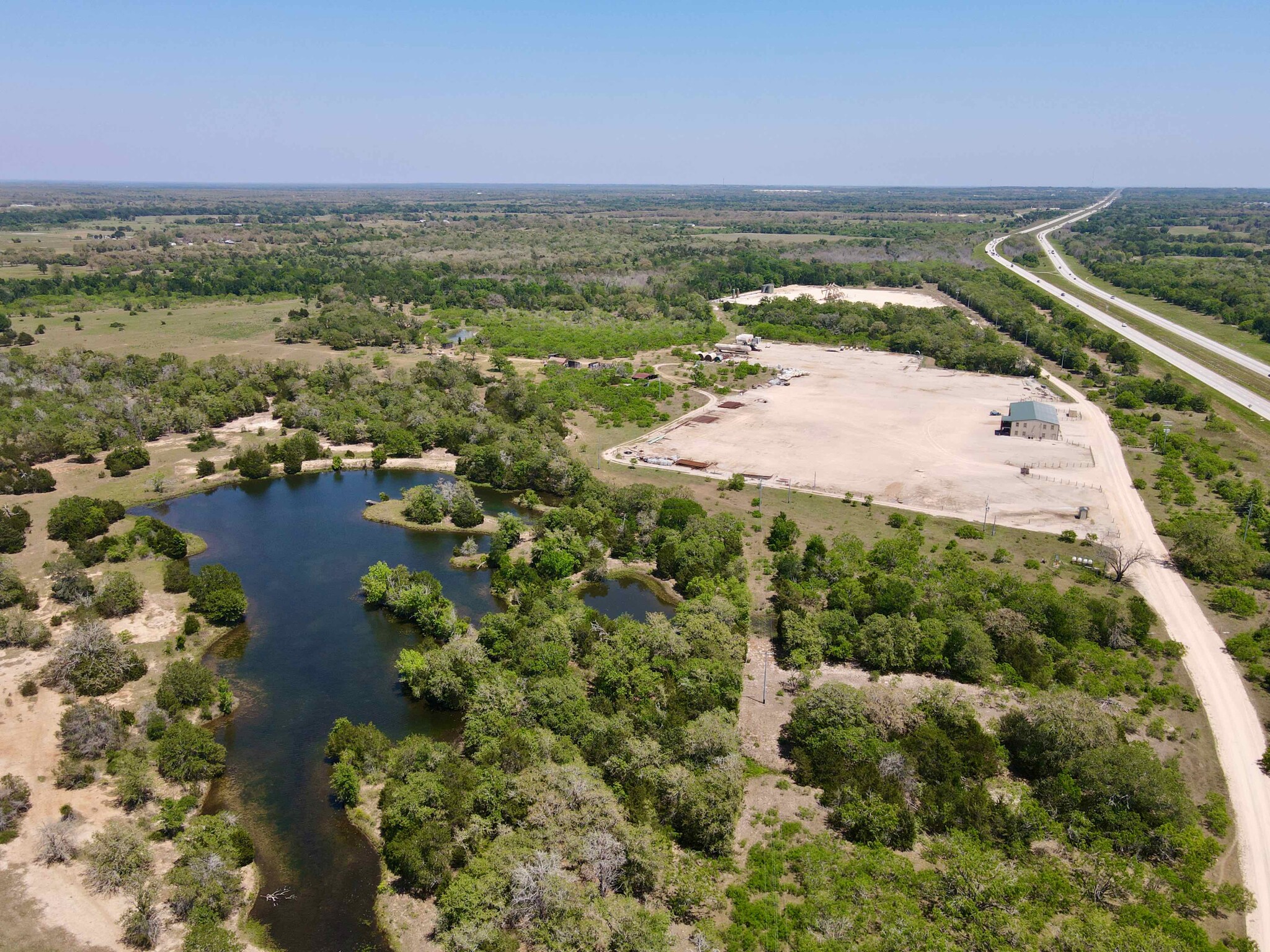 3101 W I 10 Frontage Rd, Flatonia, TX for sale Primary Photo- Image 1 of 1