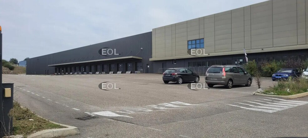 Industrial in Bressolles for lease - Building Photo - Image 1 of 7