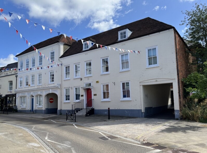 32 Bell St, Romsey for sale - Building Photo - Image 1 of 1