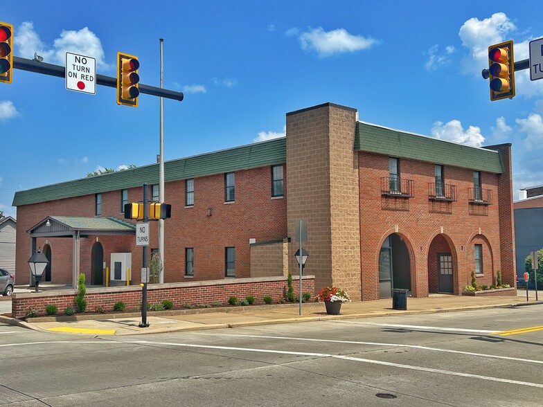 632 W Main St, Mount Pleasant, PA for lease - Building Photo - Image 1 of 7