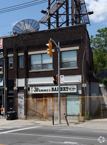 1136 Davenport Rd, Toronto, ON for sale - Building Photo - Image 3 of 4