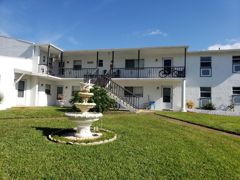 2135 Dart Ave, Largo, FL for sale - Primary Photo - Image 1 of 1