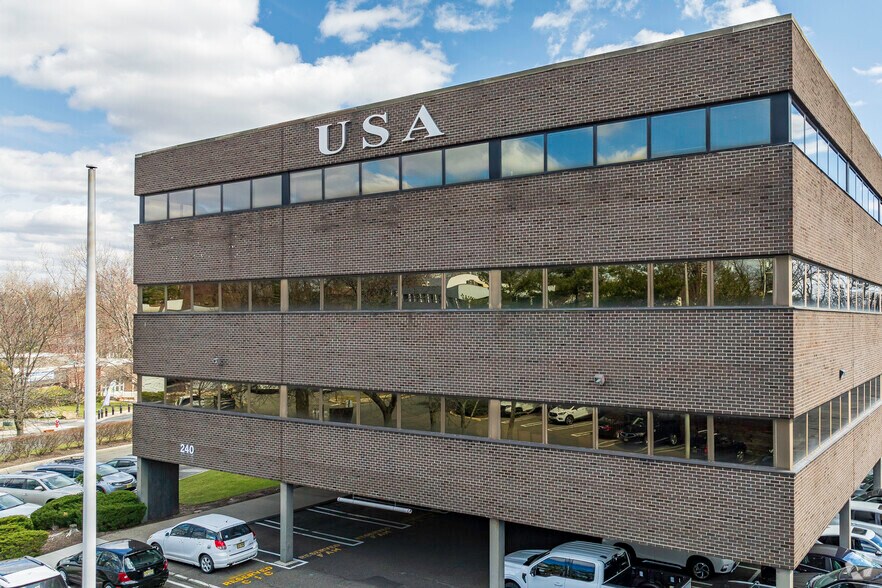 240 Frisch Ct, Paramus, NJ for lease - Building Photo - Image 2 of 7