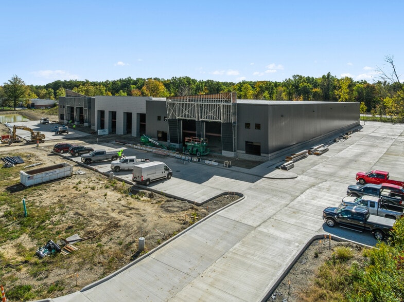 31369 Industrial Pky, North Olmsted, OH for lease - Building Photo - Image 3 of 5