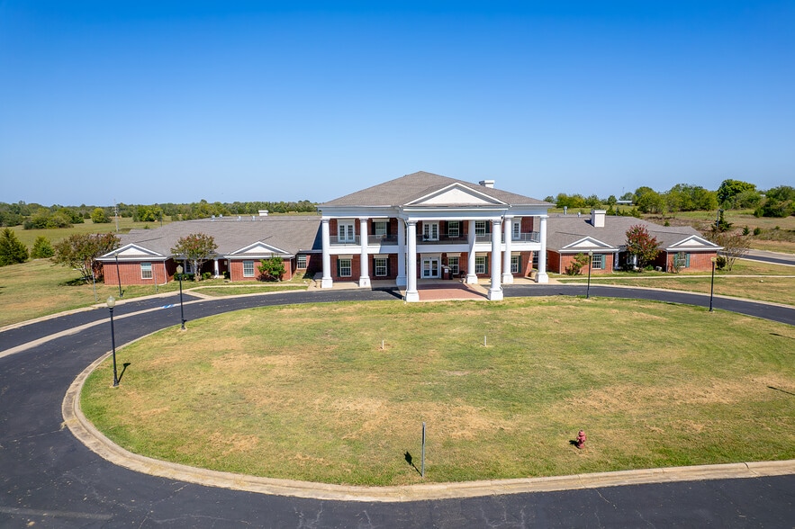 2815 E Jackson St, Hugo, OK for lease - Building Photo - Image 1 of 18