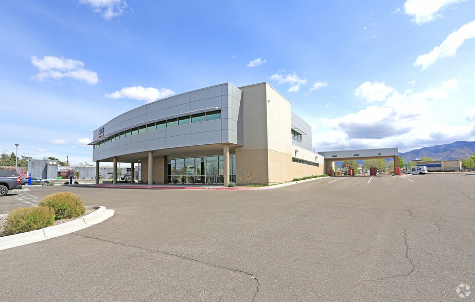 7300 Menaul Blvd NE, Albuquerque, NM for sale - Primary Photo - Image 1 of 1