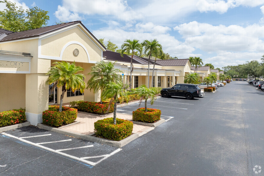 9400-9420 Gladiolus Dr, Fort Myers, FL for lease - Building Photo - Image 2 of 5