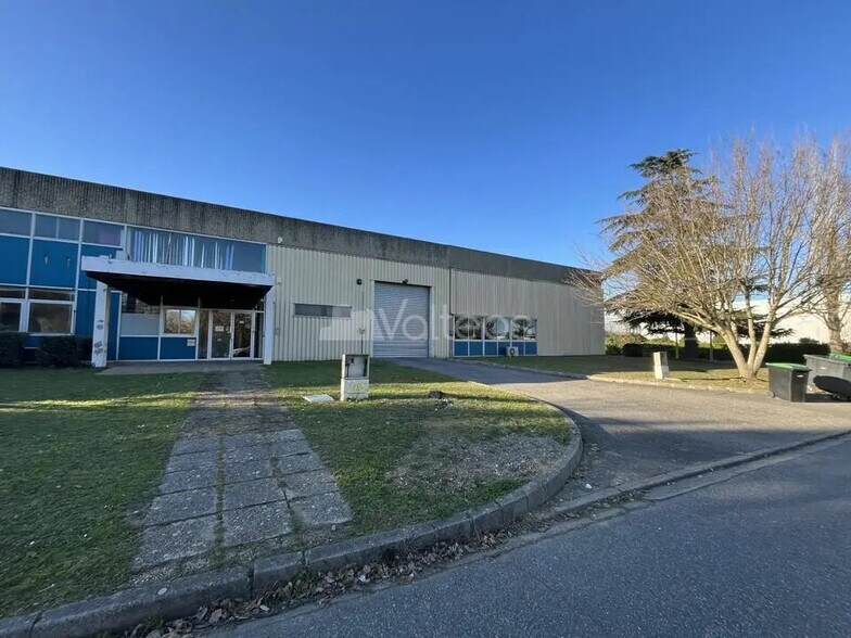 Flex in Toulouse for lease - Building Photo - Image 1 of 2