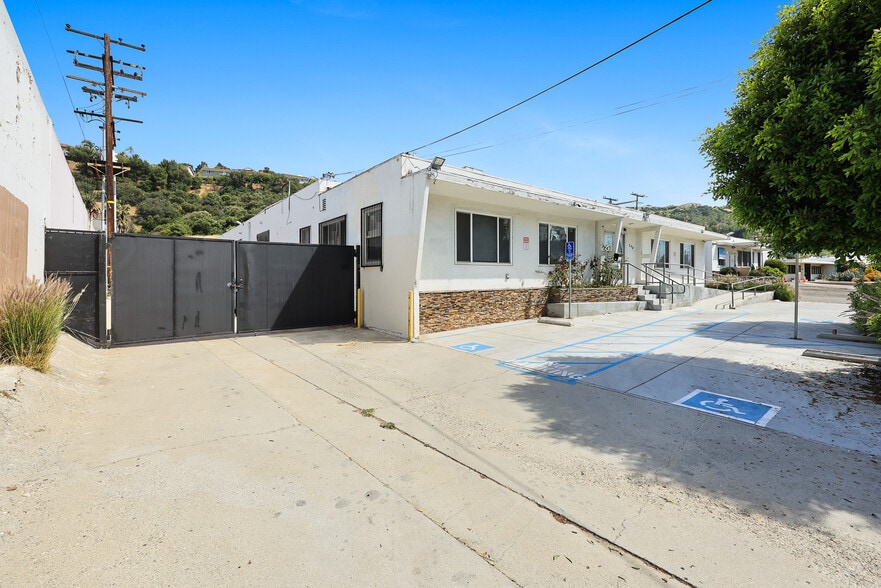 548 Monterey Pass Rd, Monterey Park, CA for lease - Building Photo - Image 3 of 18