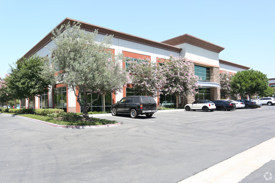 1432 Edinger Ave, Tustin, CA for lease - Building Photo - Image 3 of 6