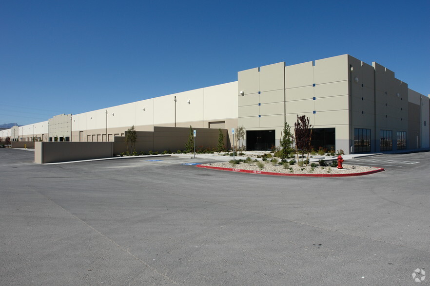 7055 S Decatur Blvd, Las Vegas, NV for lease - Building Photo - Image 3 of 15