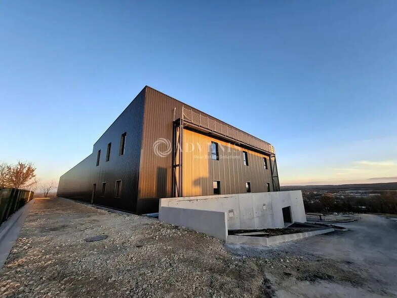 Flex in Ludres for sale - Building Photo - Image 2 of 8