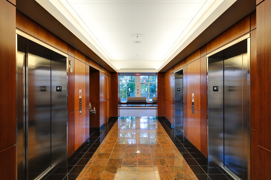3023 Hamaker Ct, Fairfax, VA for lease - Lobby - Image 3 of 4