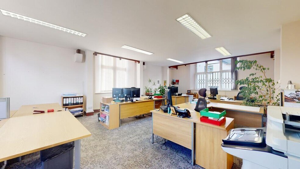 67 London Rd, Westerham for lease - Building Photo - Image 2 of 26