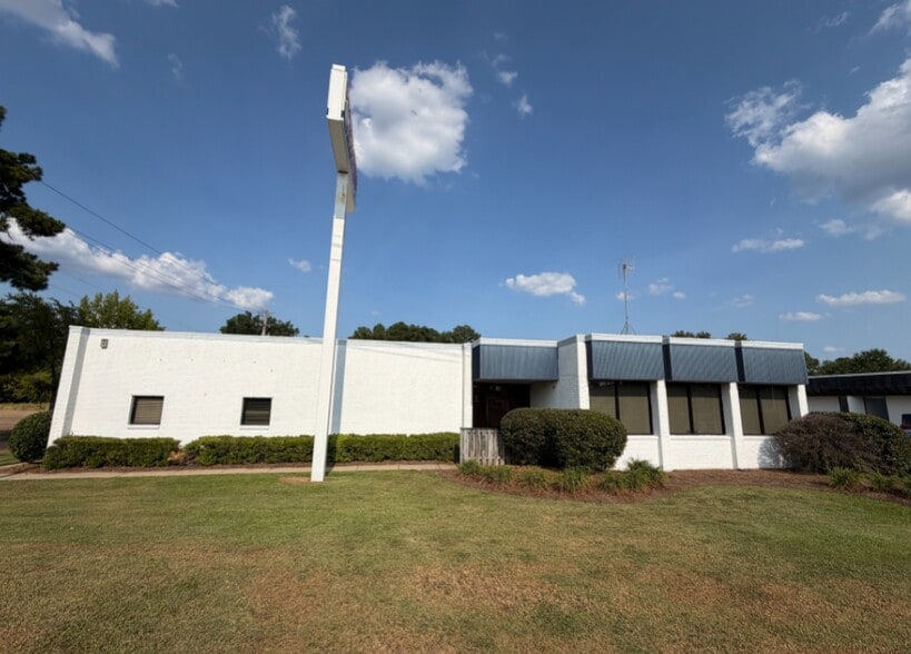 5380 Frontage Rd, Jackson, MS for sale - Building Photo - Image 2 of 16