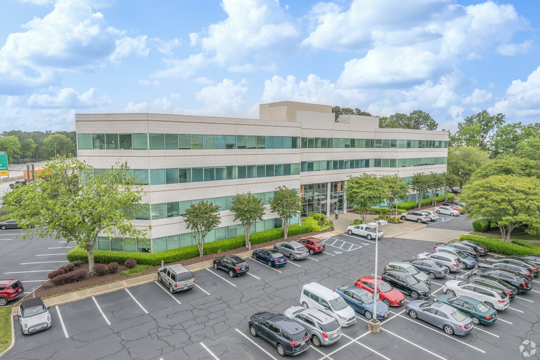 1919 Commerce Dr, Hampton, VA for lease Building Photo- Image 1 of 17